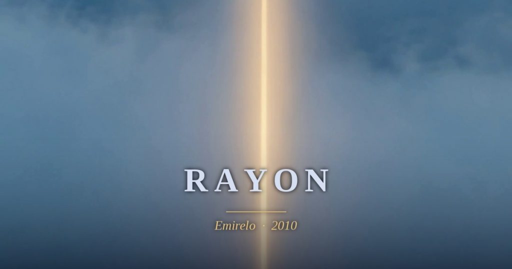 « Rayon », Emirelo (2010). Aux extrêmes chaleurs / sous la circonvolution bleutée / nos esprits ont rendez-vous. // Aux mélanges des vents / vers l'ensemble insoumis / nous nous loverons. // Sur notre horizon en fuite / Il a dessiné l'avenir / d'une courbe de poésie…