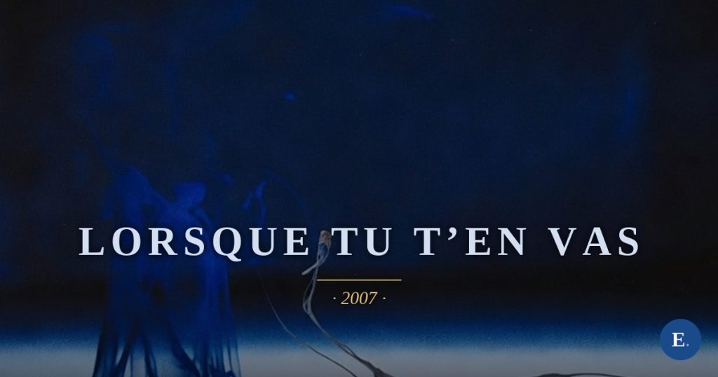 Lorsque tu t’en vas, poème d’Emirelo (2007) : « A l’aide, dans ce soir malade j’ai besoin de nous / pas de ta voix vide, / oui juste entendre tes doigts, / mais tu fuis, ailleurs. // Tu ne m’écoutes plus, pourtant je me donne encore la vie en te regardant. » Texte intégral sur emirelo.fr.
